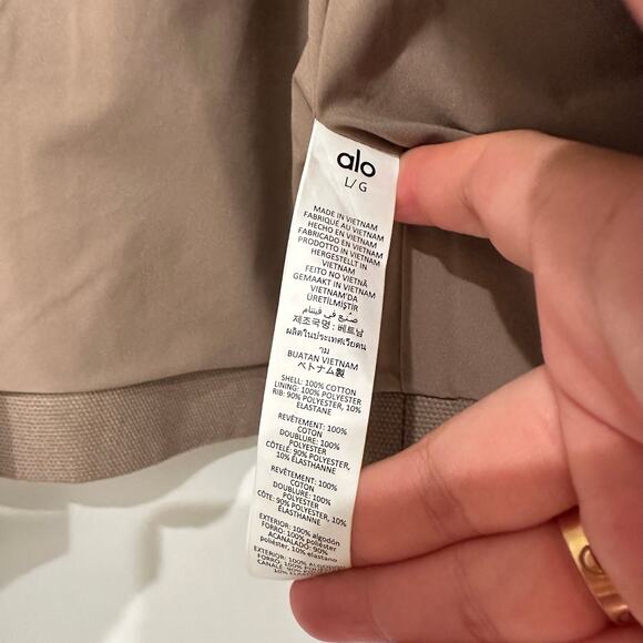 NWT Alo Cropped Main Character Jacket in Light Cocoa Size Large - Picture 11 of 11